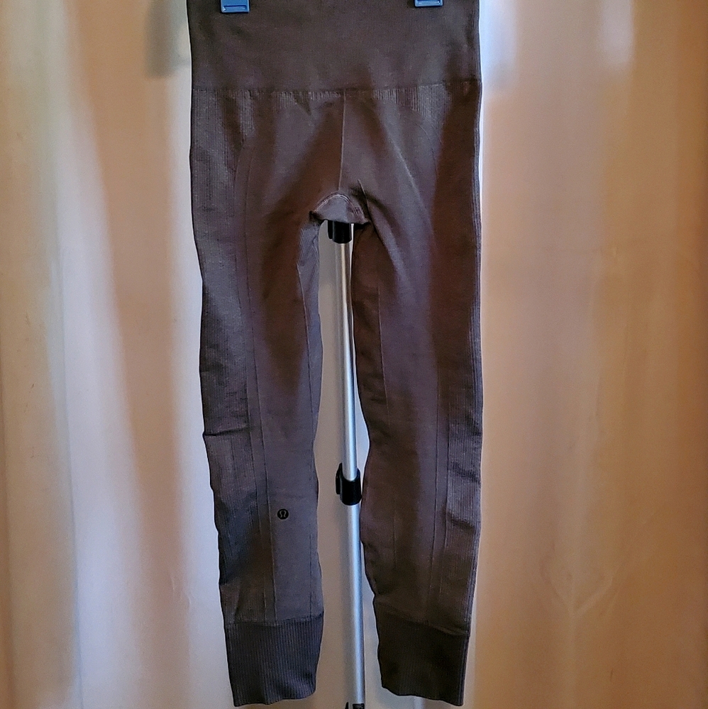 Lululemon Ebb to Street Pants